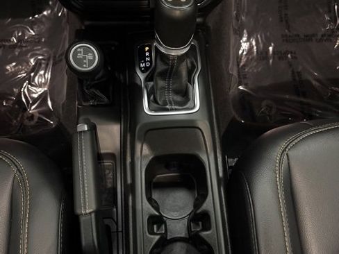 Used 2024 Jeep Wrangler Unlimited Sahara w/ Safety Group image 13