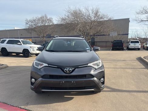Used 2018 Toyota RAV4 XLE image 2