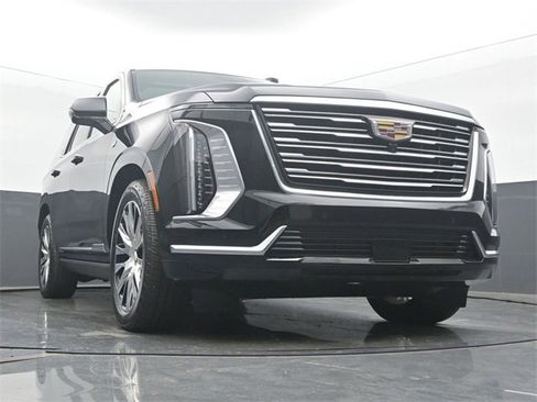 Certified 2025 Cadillac Escalade Premium Luxury Platinum w/ LPO, Floor Liner Package image 55