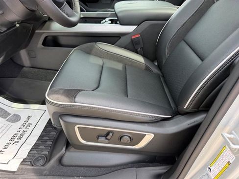 New 2026 RAM 1500 Laramie AWD/4WD image 21