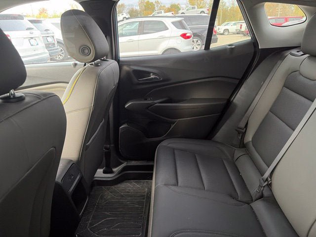 Used 2025 Chevrolet Trax ACTIV w/ Driver Confidence Package FWD image 6