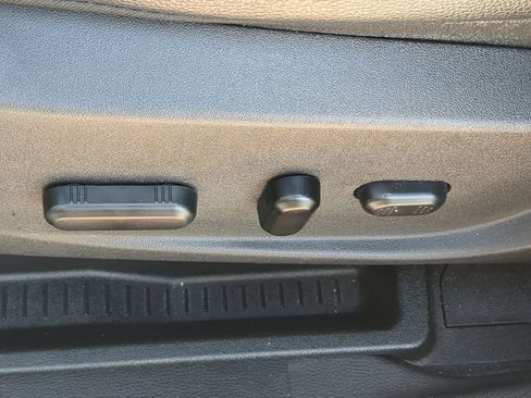 Used 2019 Ford Escape Titanium image 20