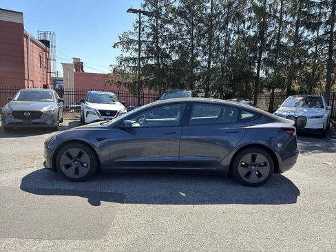 Used 2023 Tesla Model 3 Standard Range RWD image 3
