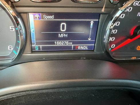 Used 2020 Chevrolet Suburban LT AWD/4WD image 25