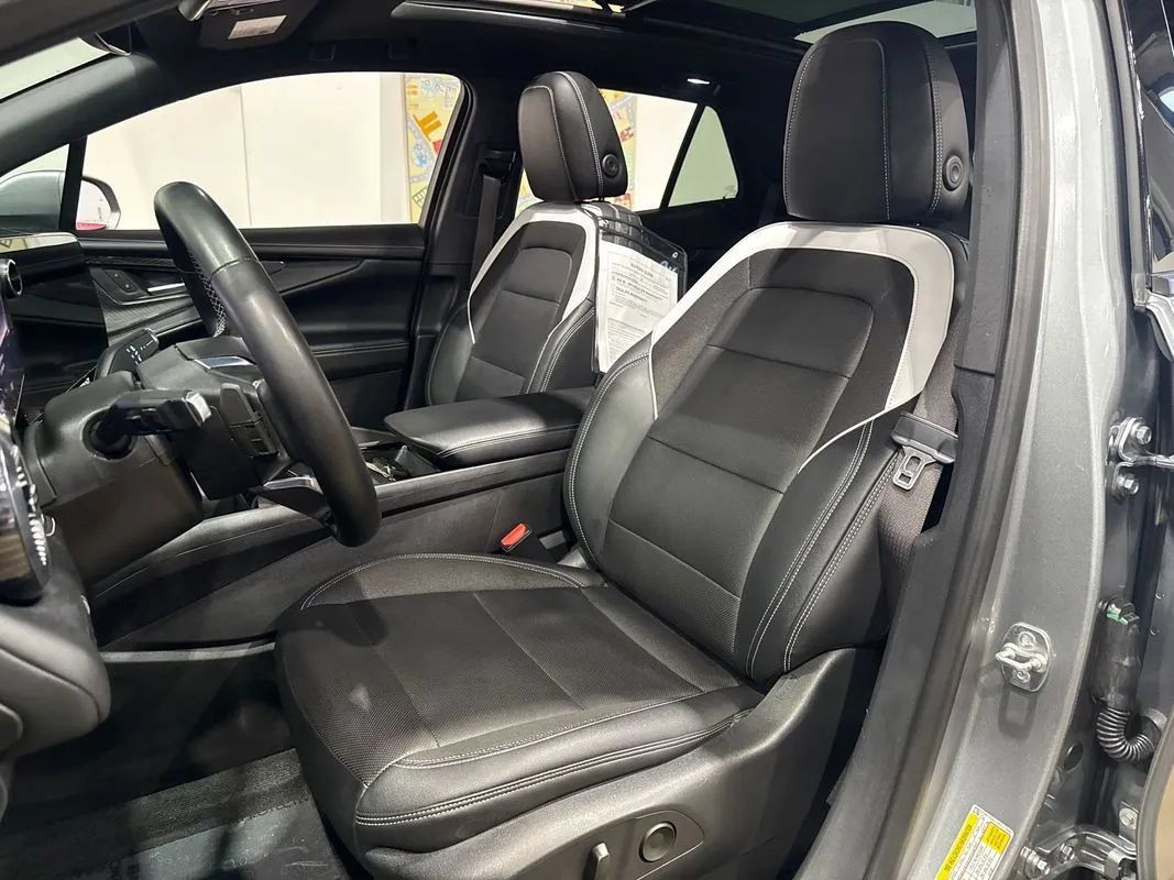 Used 2024 Chevrolet Blazer EV LT AWD/4WD image 79