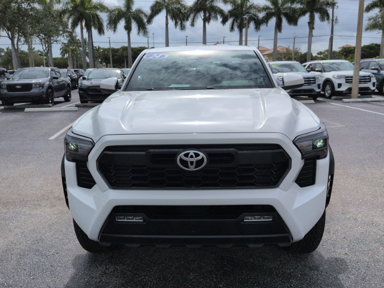 Used 2024 Toyota Tacoma TRD Off-Road AWD/4WD image 9