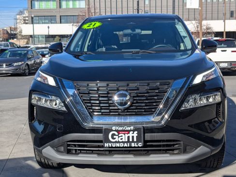 Used 2021 Nissan Rogue SV image 11