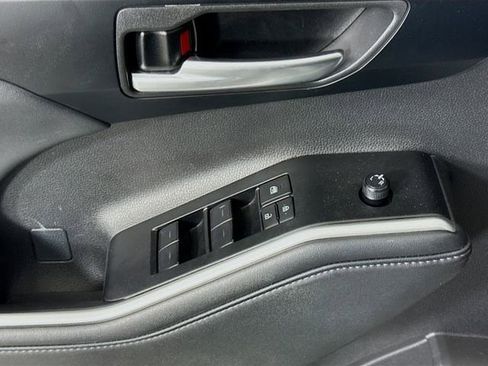 Certified 2025 Toyota Highlander XLE image 17
