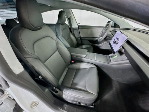 Used 2024 Tesla Model 3 image 31