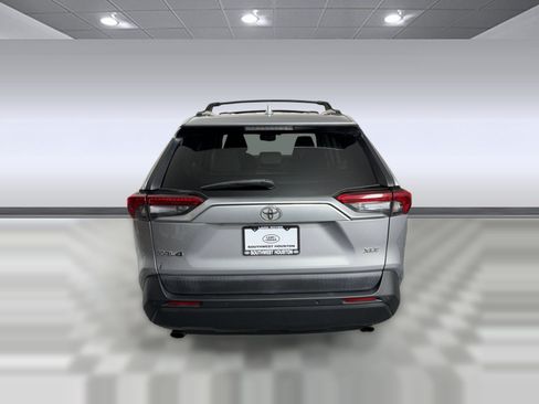 Used 2019 Toyota RAV4 XLE Premium w/ Advanced Technology Package FWD image 10