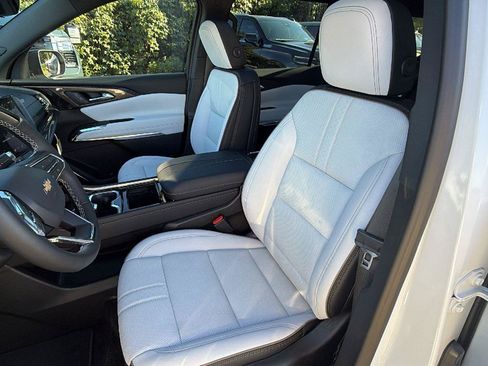 New 2026 Chevrolet Traverse High Country FWD image 5
