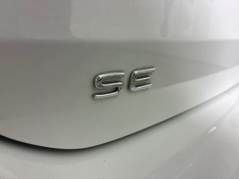 Used 2024 Volkswagen Taos SE FWD image 26