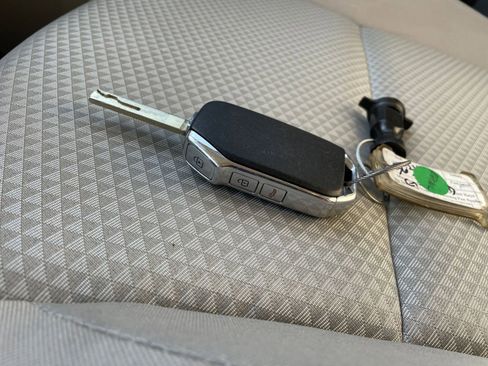 Used 2025 Kia Soul LX w/ LX Technology Package image 21