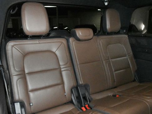 Used 2023 Lincoln Navigator Reserve image 22