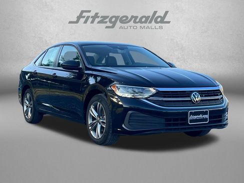 Used 2024 Volkswagen Jetta SE FWD image 1