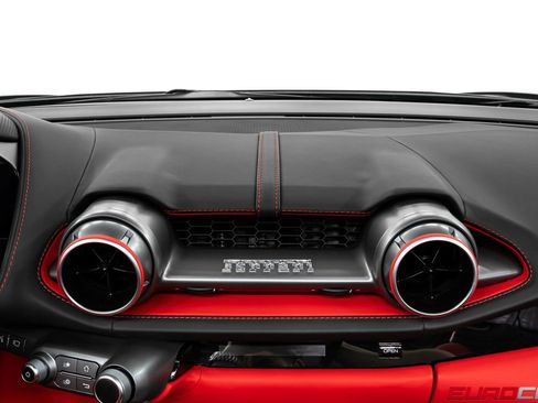 Used 2022 Ferrari 812 GTS image 30