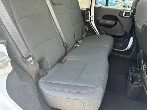 Used 2025 Jeep Wrangler Unlimited Rubicon AWD/4WD image 25