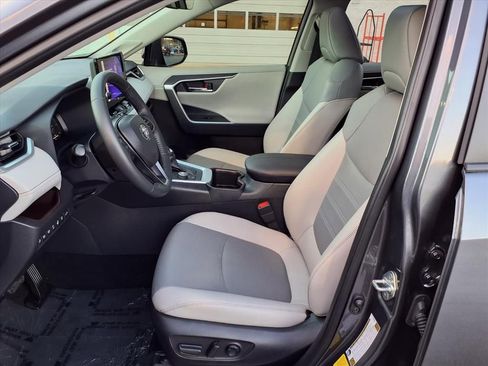 Used 2024 Toyota RAV4 Limited image 12