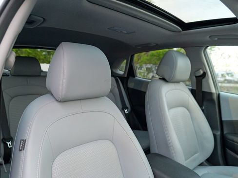 Used 2019 Hyundai Kona Limited AWD/4WD image 37