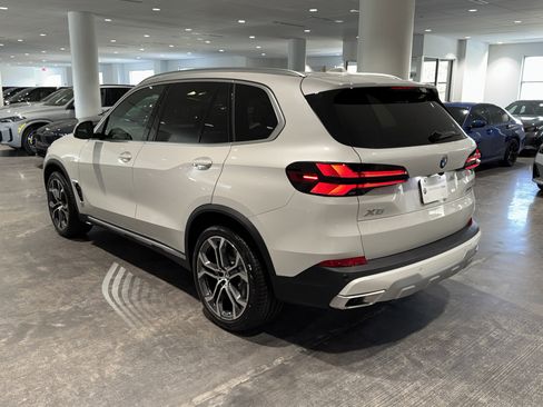 New 2026 BMW X5 xDrive40i AWD/4WD image 5