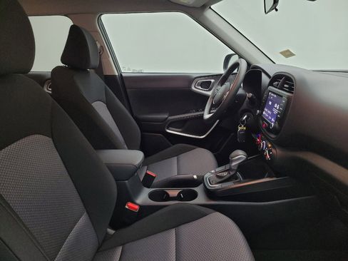 Used 2025 Kia Soul LX w/ LX Technology Package image 21