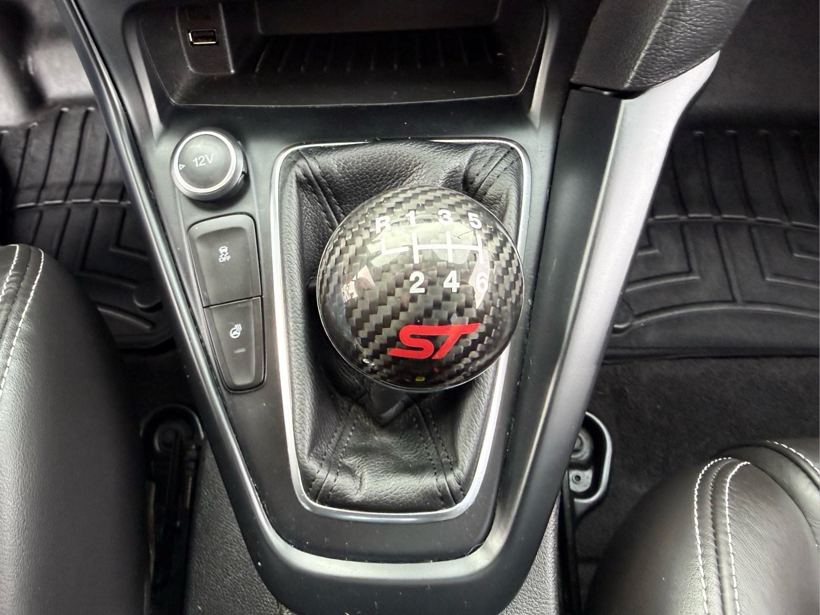 Used 2017 Ford Focus ST w/ Equipment Group 402A FWD image 29