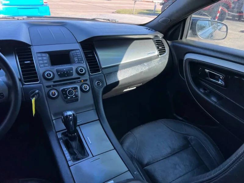 Used 2015 Ford Taurus SEL FWD image 16