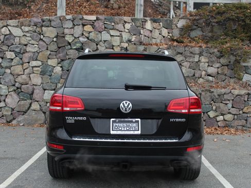 Used 2014 Volkswagen Touareg Hybrid image 8