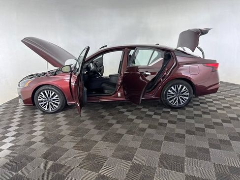Used 2025 Nissan Altima 2.5 SV FWD image 12