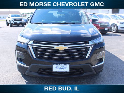 Used 2023 Chevrolet Traverse LT w/ LT Premium Package AWD/4WD image 3