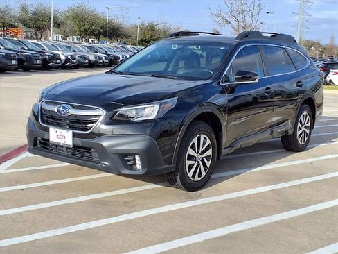 Used 2022 Subaru Outback Premium image 3