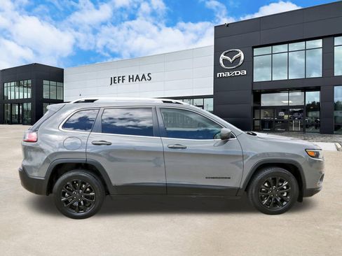 Used 2021 Jeep Cherokee Latitude Lux w/ Comfort/Convenience Group image 5