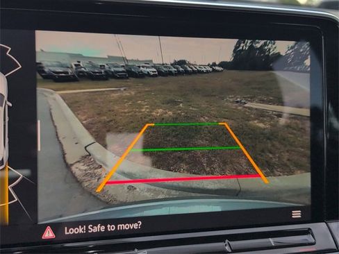 Used 2024 Volkswagen Atlas Cross Sport SE image 15