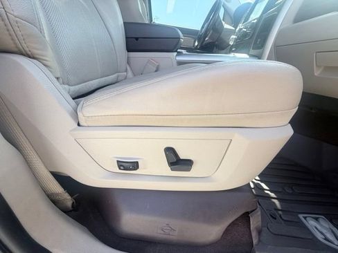 Used 2018 RAM 1500 Laramie w/ Convenience Group AWD/4WD image 31