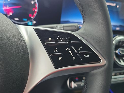 New 2026 Mercedes-Benz GLB 250 4MATIC image 19