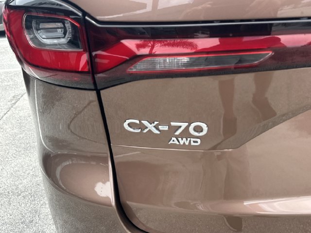 Used 2025 MAZDA CX-70 Plug-In Hybrid w/ Premium Plus AWD/4WD image 9