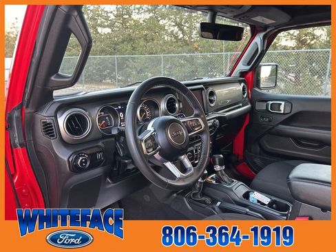 Used 2023 Jeep Gladiator Overland AWD/4WD image 16