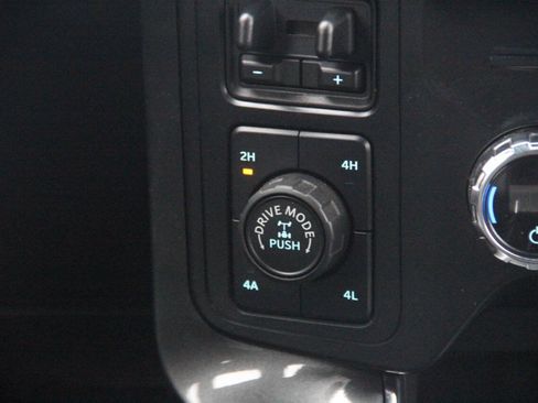 Used 2021 Ford F150 Lariat image 24