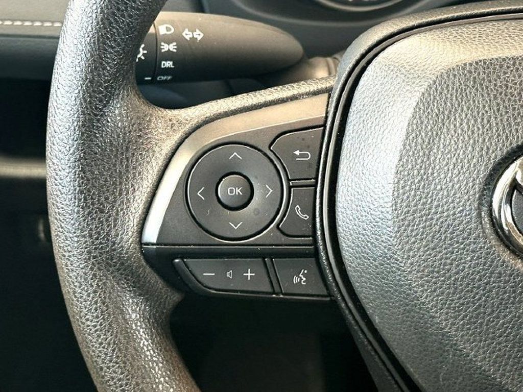 Certified 2025 Toyota RAV4 LE FWD image 21