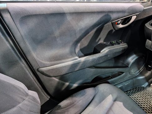 Used 2010 Honda Fit Sport image 29
