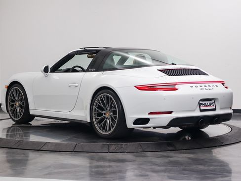 Used 2019 Porsche 911 Targa 4 AWD/4WD image 17