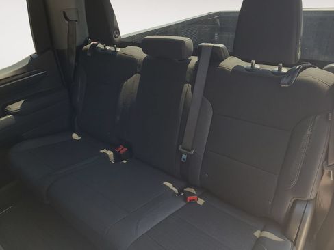 Used 2025 Chevrolet Silverado 1500 LT AWD/4WD image 13