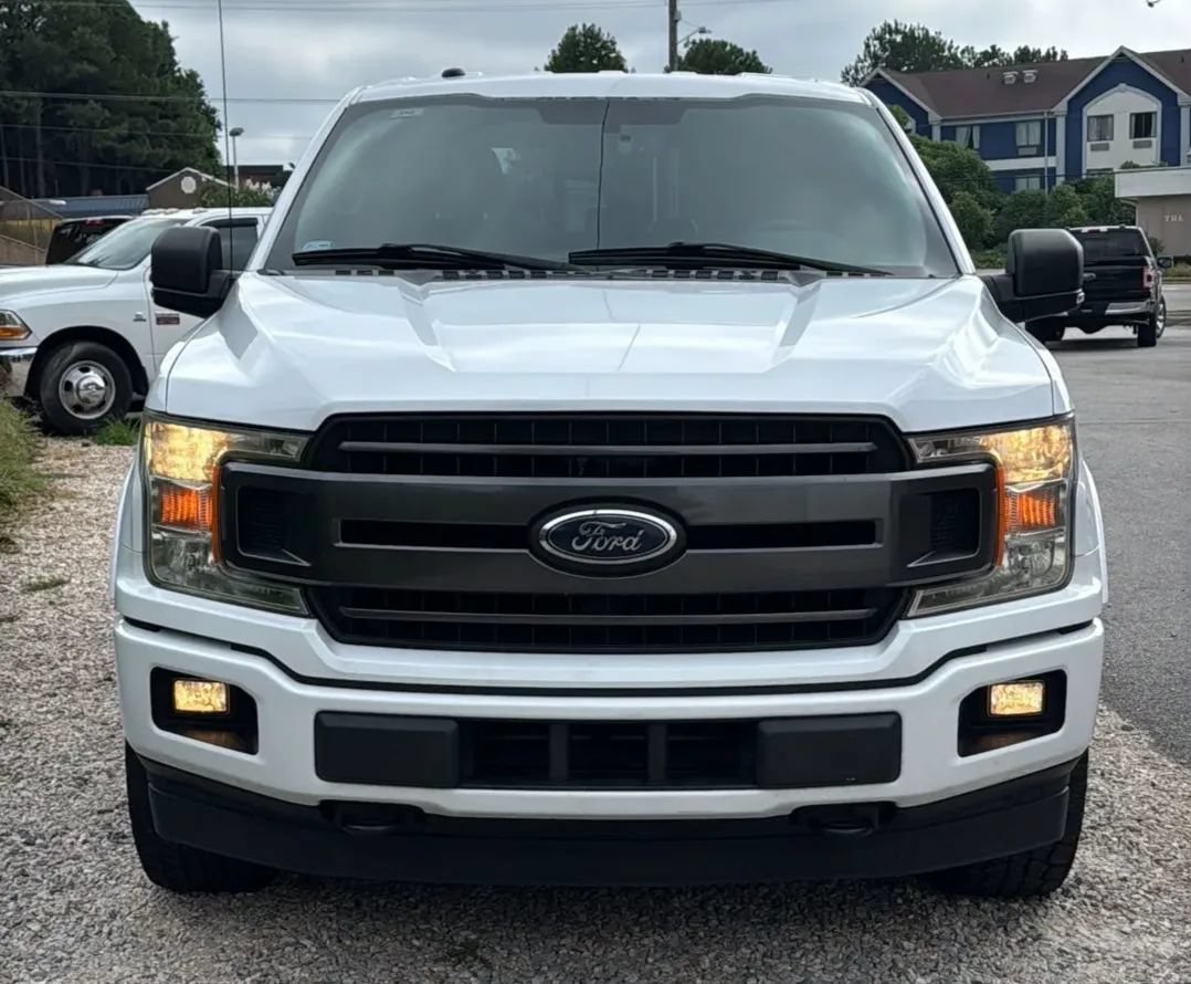 Used 2018 Ford F150 XLT w/ Equipment Group 302A Luxury AWD/4WD image 4