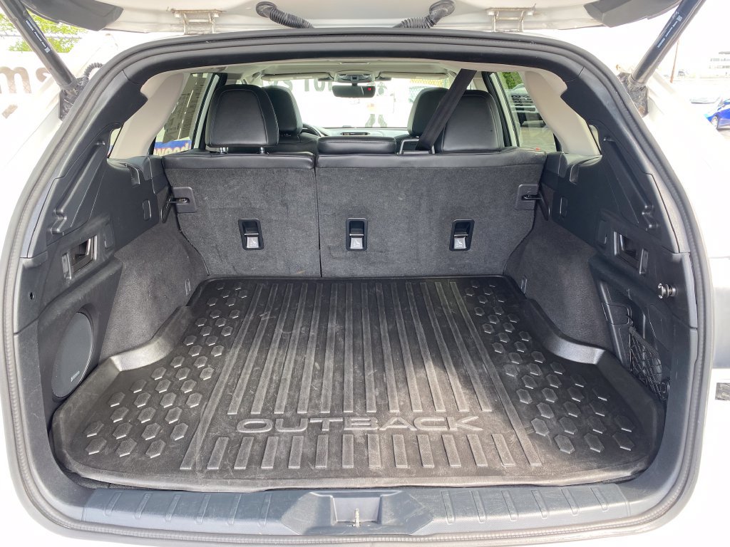 Used 2023 Subaru Outback Limited AWD/4WD image 5