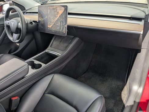 Used 2021 Tesla Model Y Long Range AWD/4WD image 24