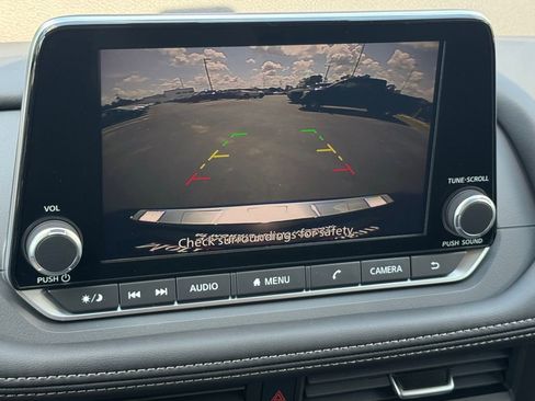 Used 2026 Nissan Rogue SV image 10