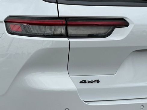 New 2026 Jeep Grand Cherokee L Limited AWD/4WD image 27