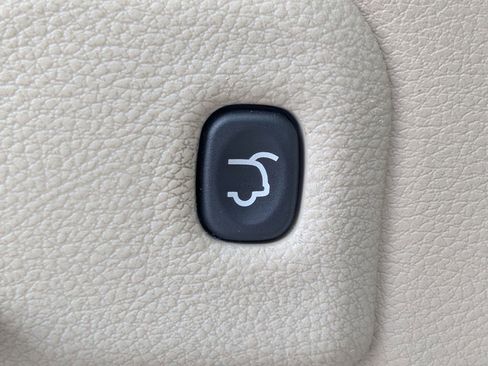 Used 2020 Jeep Grand Cherokee Overland image 17