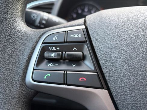 Used 2018 Hyundai Elantra SE FWD image 27