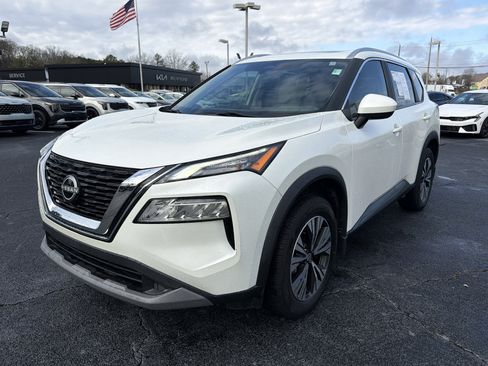 Used 2023 Nissan Rogue SV w/ SV Premium B Package image 3